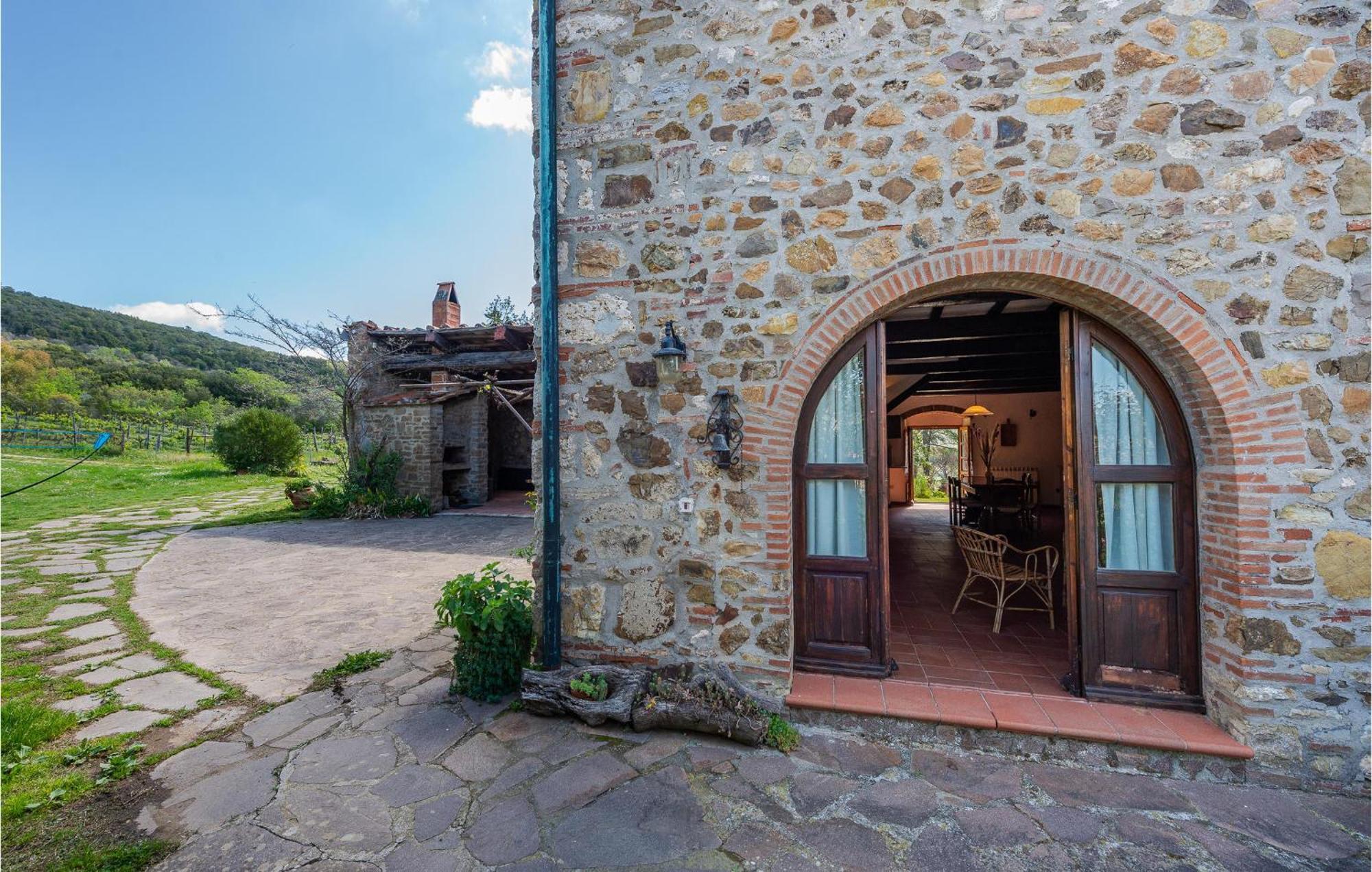 Cozy Home In Massa Marittima Gr With Kitchen Buitenkant foto